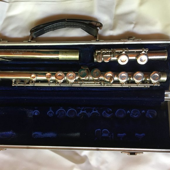 SOLD -- Flute- metal instrument--Armstrong brand - Picture 3 of 9
